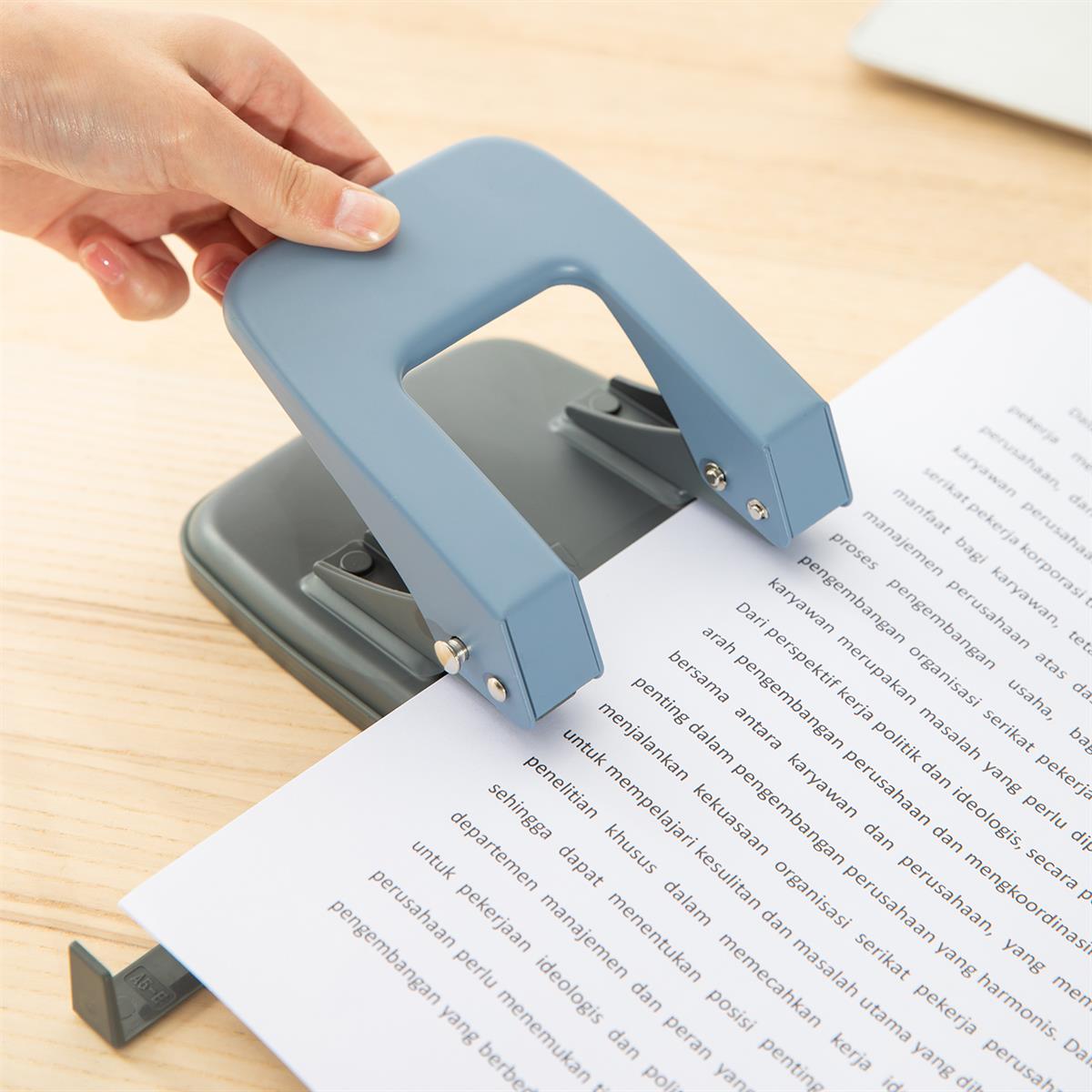 Deli E0104 35 Pages Metal 2-Hole Punch Machine