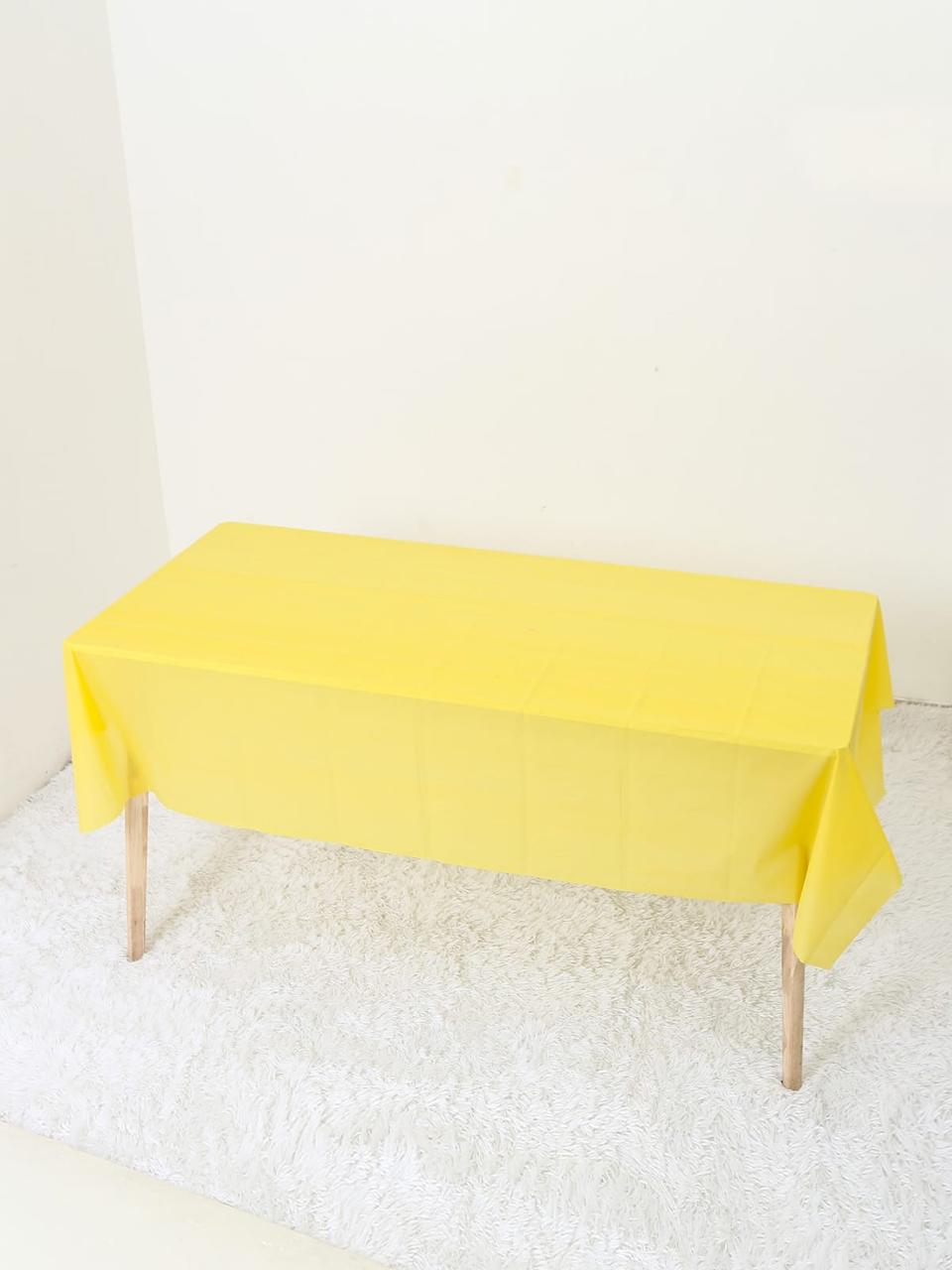 Foil Table Cover – 1 PCS, Yellow , 137×183 cm Metallic Disposable Tablecloth, Waterproof Party Table Decoration مفرش طاولة فويل – قطعة واحدة،اصفر ، قياس 137×183 سم، غطاء طاولة معدني مقاوم للماء للحفلات