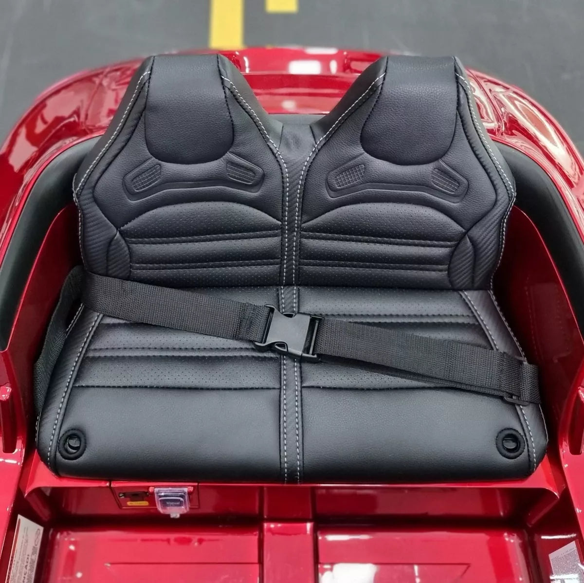 DK-SL63 Mercedes Benz SL63 R/C Ride on Car- 12V14AH*1 battery 35W*4 motors 2.4G RC | دي كيه - إس إل63 مرسيدس بنز SL63 سيارة كهربائية للأطفال تعمل بالتحكم عن بعد - بطارية 12 فولت 14 أمبير ×1، محركات 35 واط ×4، جهاز تحكم عن بعد بتردد 2.4 جيجاهرتز.