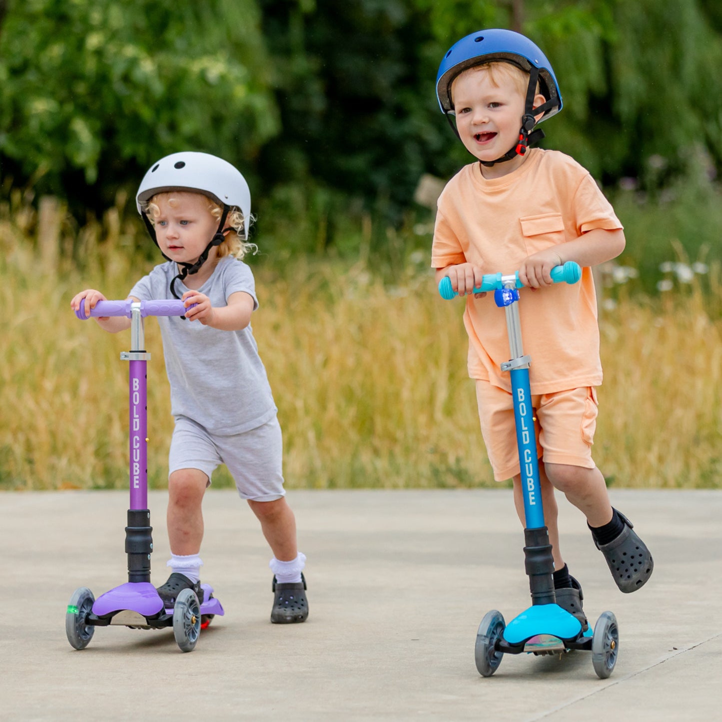 Bold Cube - Three Wheel Scooter Teeny - Unicorn Purple - Age 3-8 | ุจููุฏูููุจ - ุณููุชุฑ ุตุบูุฑ - ุซูุงุซ ุนุฌูุงุช - ููููููุฑู ุจููุณุฌู - ุงูุนู
ุฑ 3-8