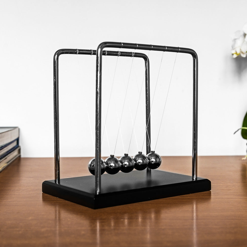The Source - Newton's Cradle | ذا سورس - مهد نيوتن