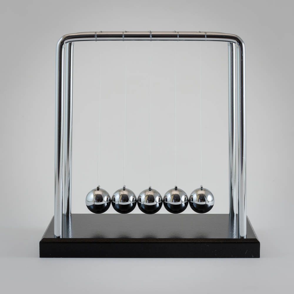 The Source - Newton's Cradle | ذا سورس - مهد نيوتن