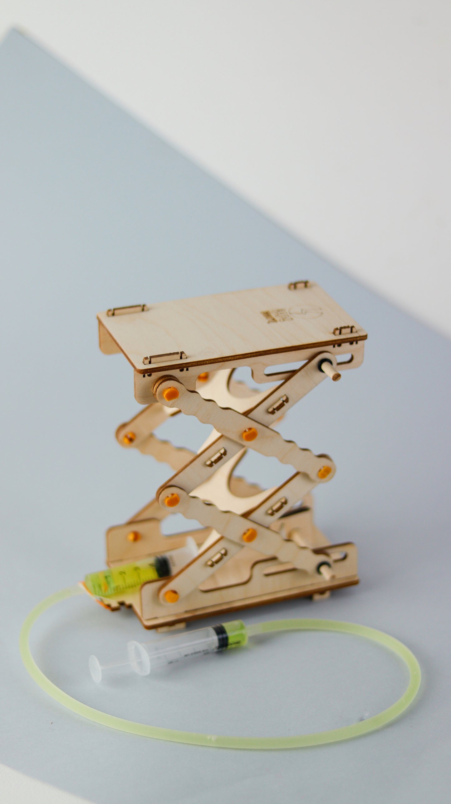 Barq Boxes - Exploring Hydraulics