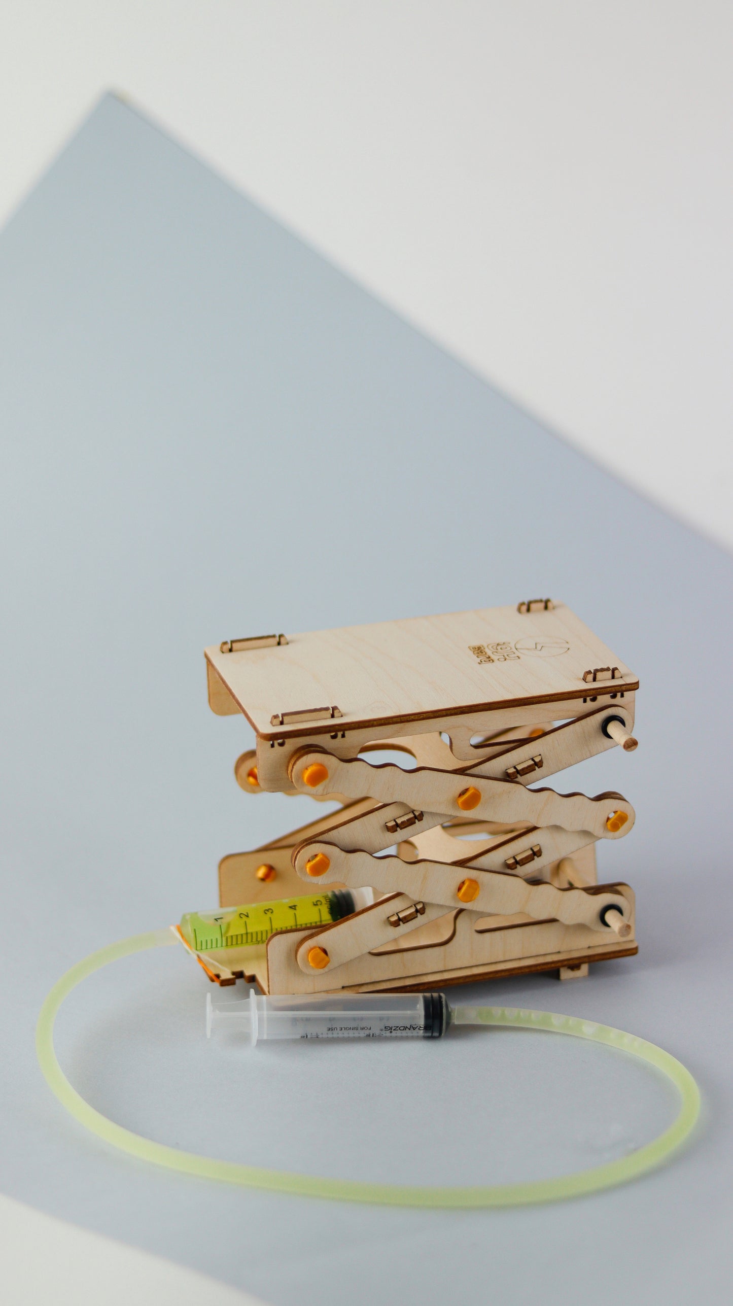 Barq Boxes - Exploring Hydraulics
