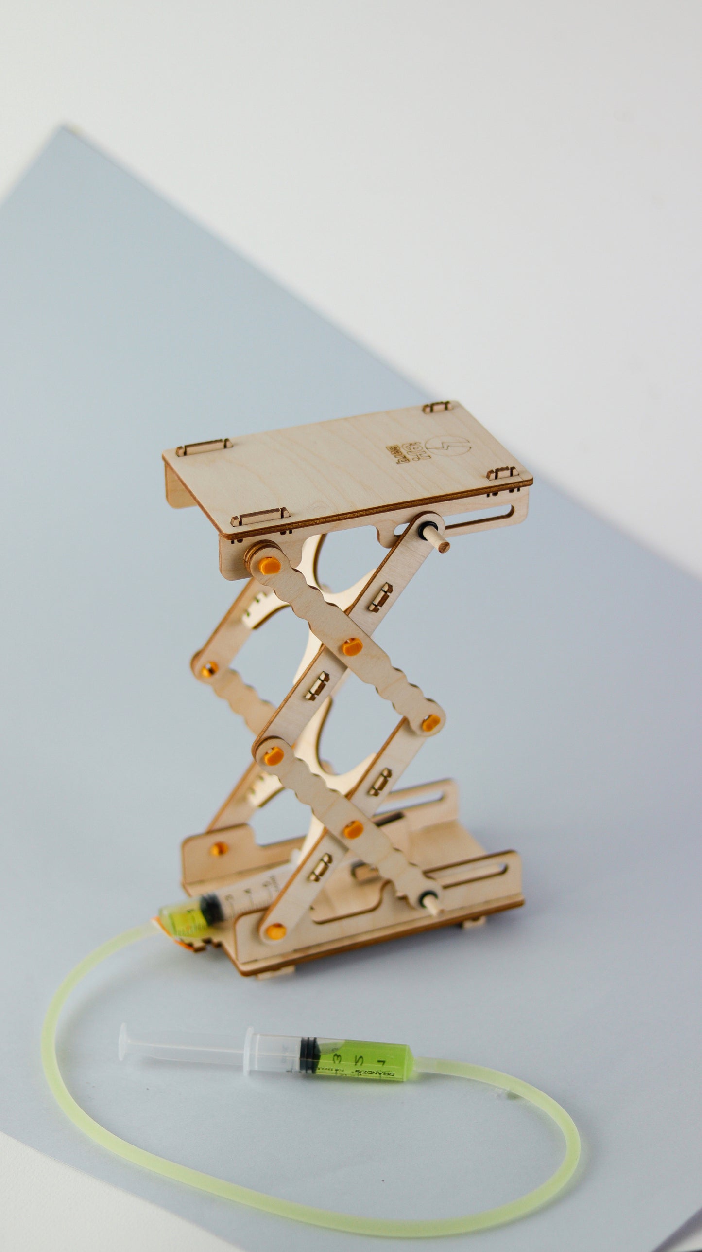 Barq Boxes - Exploring Hydraulics