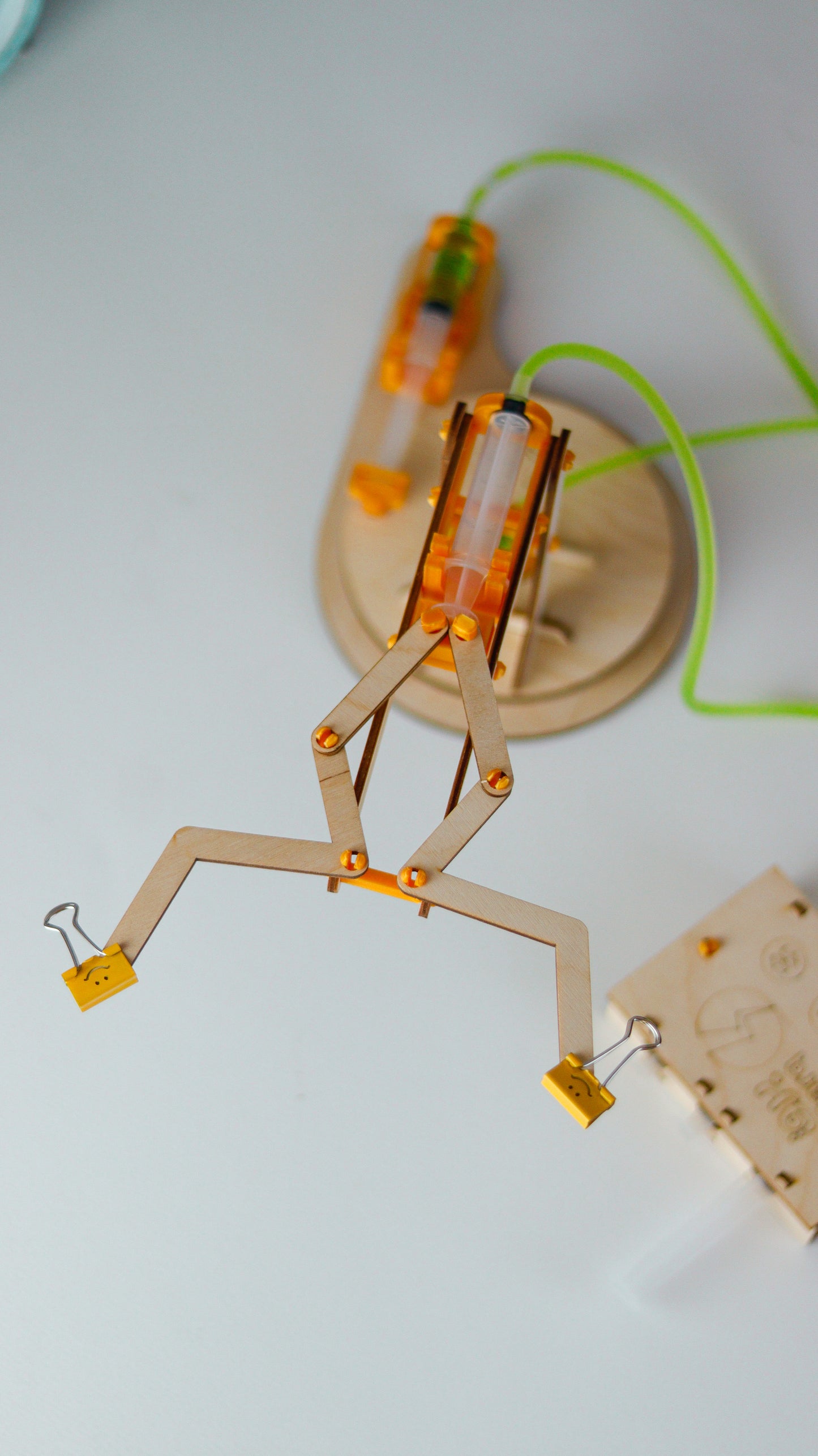 Barq Boxes - Hydraulic Arm