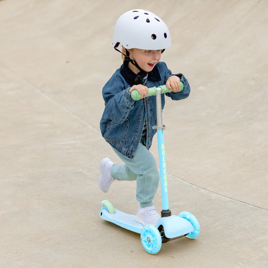 Bold Cube- Three Wheel Scooter Teeny - Blue - Age 3-6 | بولدكيوب - سكوتر صغير - ثلاث عجلات - أزرق - العمر 3-6