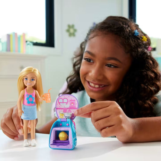 Barbie® Club Chelsea™ Backpack Surprise - Blonde doll